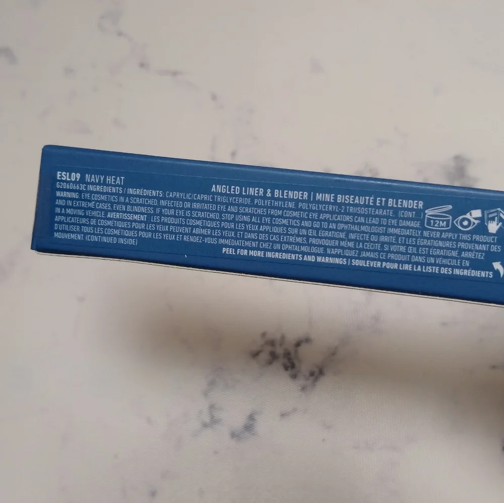 NYX Epic Smoke Liner Angled Liner & Blender Navy Heat Sealed